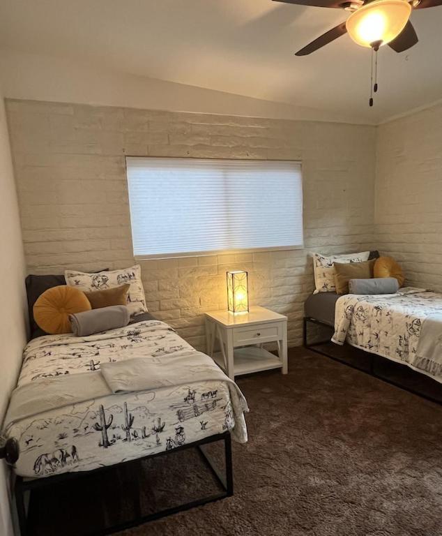 Villa Uptown Gem! Wow! Views!! New! Barrel Sauna!!! Close To Trails, Walk To Uptown Sedona, Restaurants And Shopping *