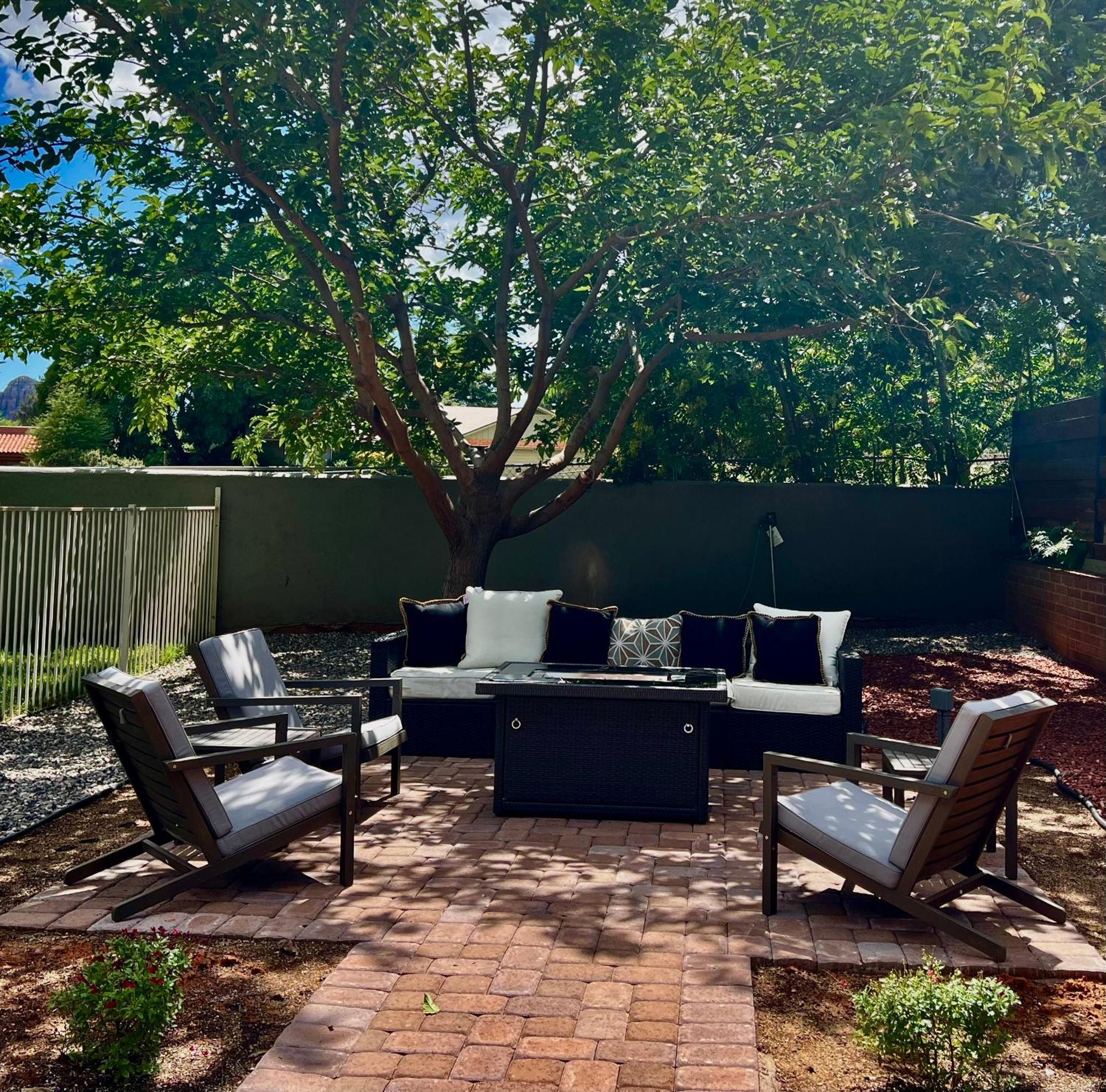 Uptown Gem! Wow! Views!! New! Barrel Sauna!!! Close To Trails, Walk To Uptown Sedona, Restaurants And Shopping * Sedona